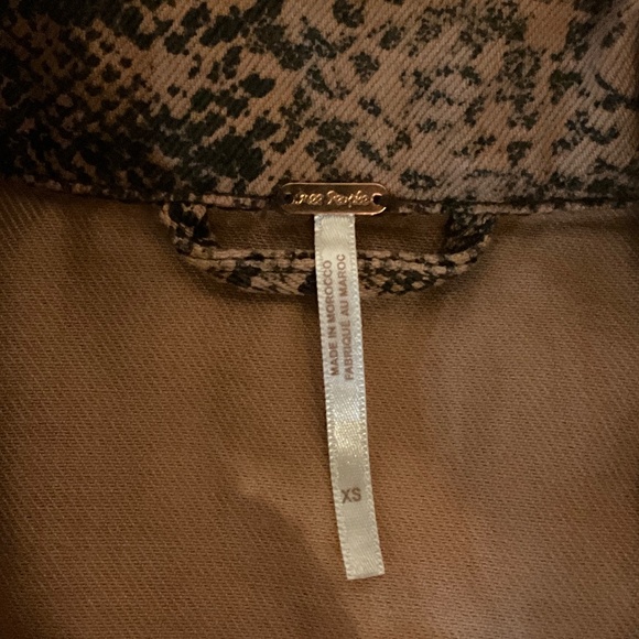FREE PEOPLE Snake Print Trucker Jacket | Brown/Black | Size XS | NWOT - Picture 3 of 5